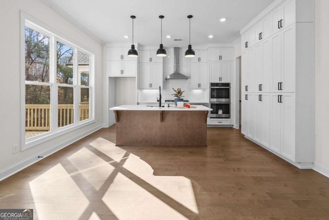891 Eastman Court, Hoschton, GA 30548
