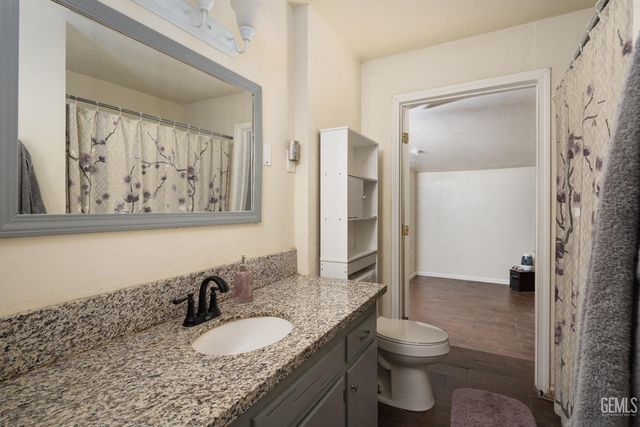 2613 Edwards Avenue, Bakersfield, CA 93306