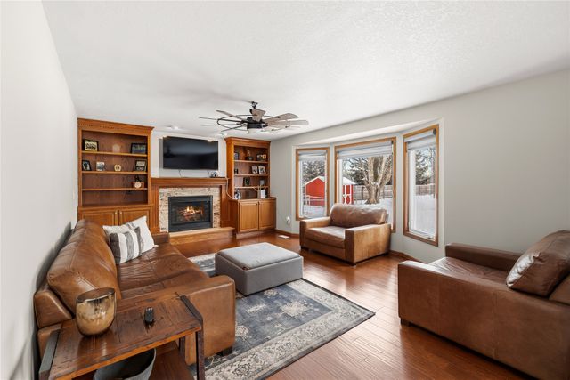 7086 SE 29th Avenue, Pleasant Hill, IA 50327