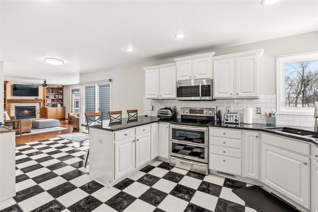 7086 SE 29th Avenue, Pleasant Hill, IA 50327