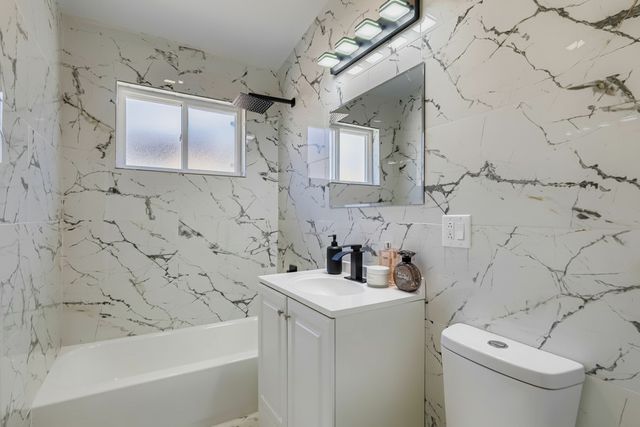 9328 S Parnell Avenue, Chicago, IL 60620