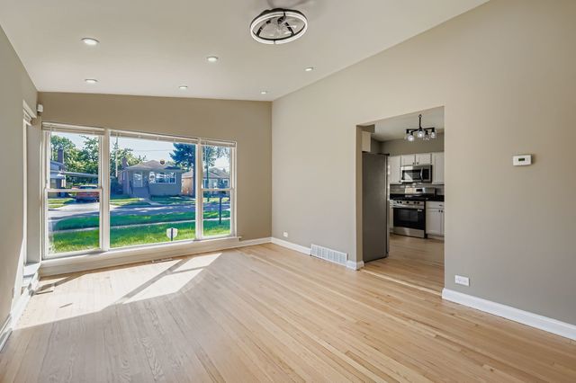 9328 S Parnell Avenue, Chicago, IL 60620