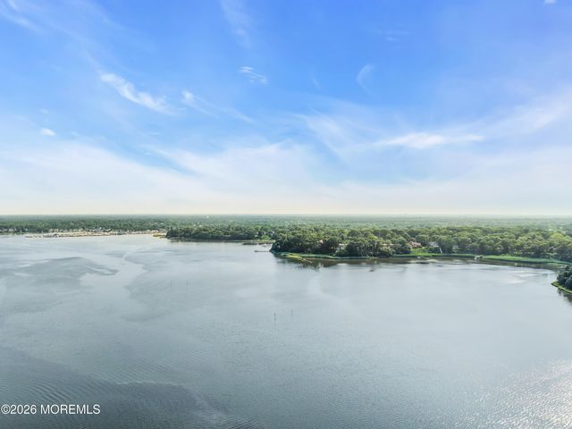 1607 Twin Lakes Drive, Manasquan, NJ 08736