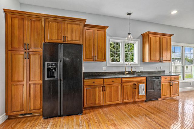 7812 Fountain Hills Lane, Springfield Twp, MI 48350