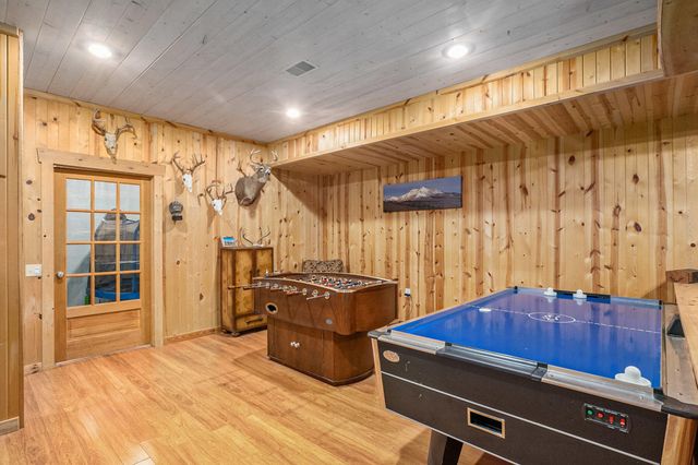 7812 Fountain Hills Lane, Springfield Twp, MI 48350
