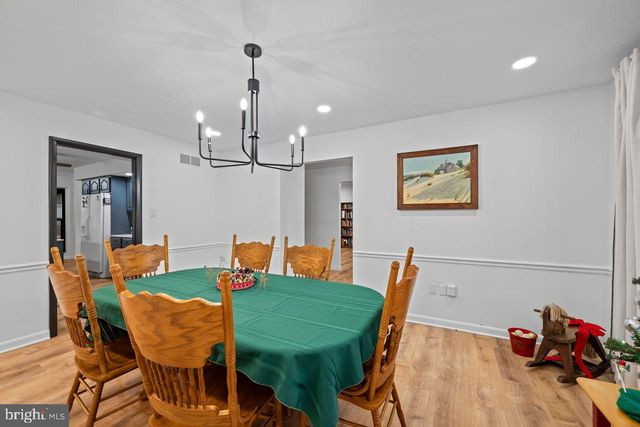 1958 HIGH ST, York, PA 17408