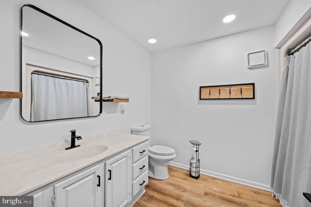 1958 HIGH ST, York, PA 17408