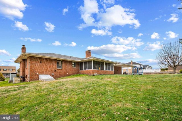 1958 HIGH ST, York, PA 17408