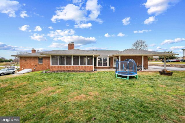 1958 HIGH ST, York, PA 17408