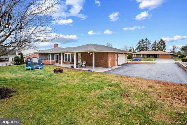 1958 HIGH ST, York, PA 17408