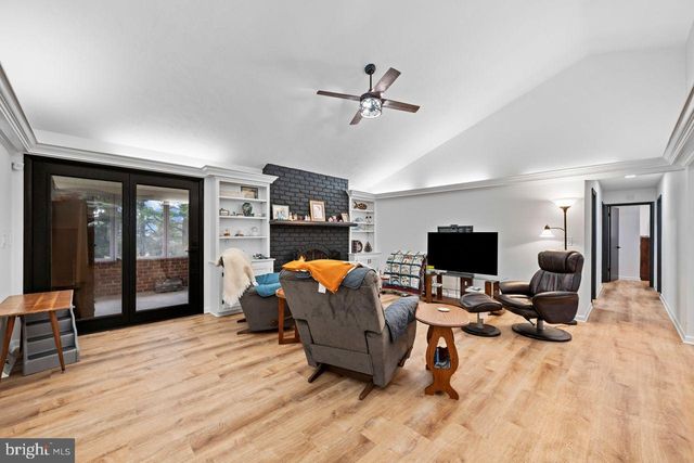 1958 HIGH ST, York, PA 17408