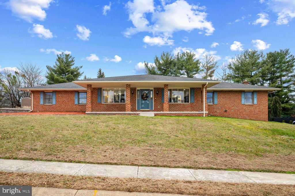 1958 HIGH ST, York, PA 17408