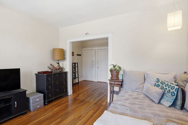 343 S Huntington Ave 5, Boston, MA 02130