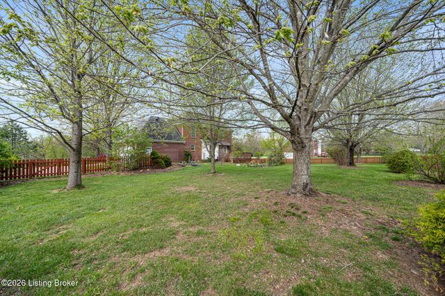 5405 Foxwood Dr, Crestwood, KY 40014