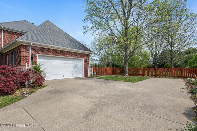 5405 Foxwood Dr, Crestwood, KY 40014