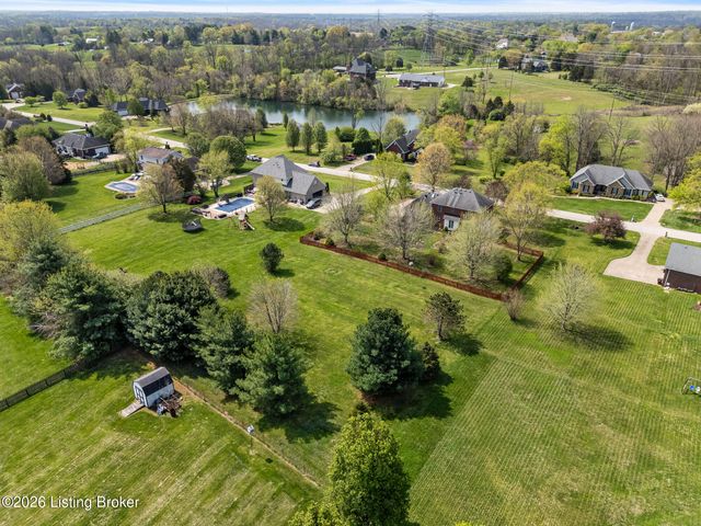 5405 Foxwood Dr, Crestwood, KY 40014