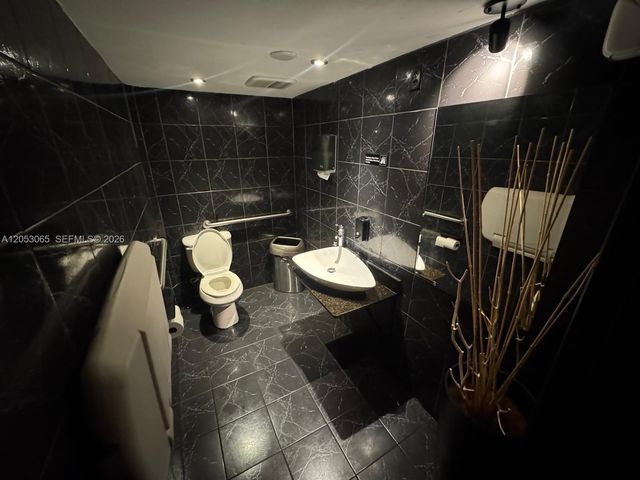 7367 NW 36th St, Miami, FL 33166