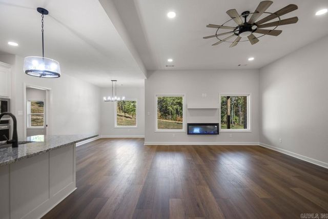 1000 Duke Drive, Bauxite, AR 72011