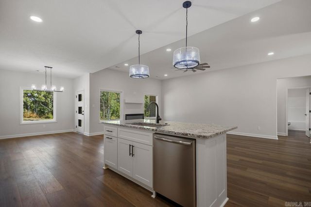 1000 Duke Drive, Bauxite, AR 72011