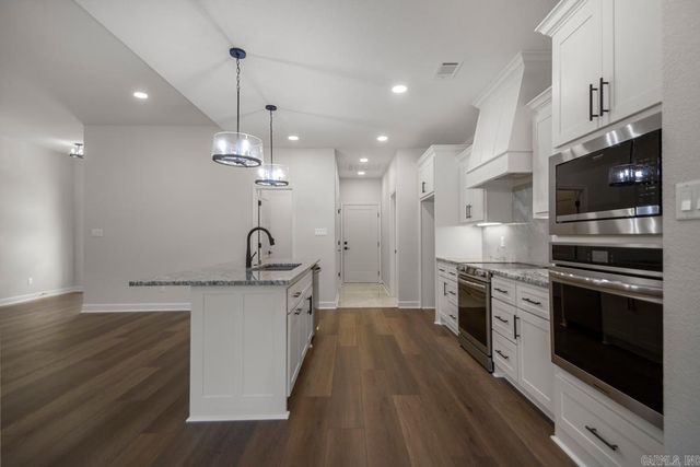 1000 Duke Drive, Bauxite, AR 72011