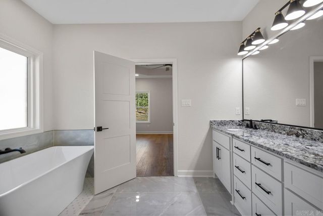 1000 Duke Drive, Bauxite, AR 72011