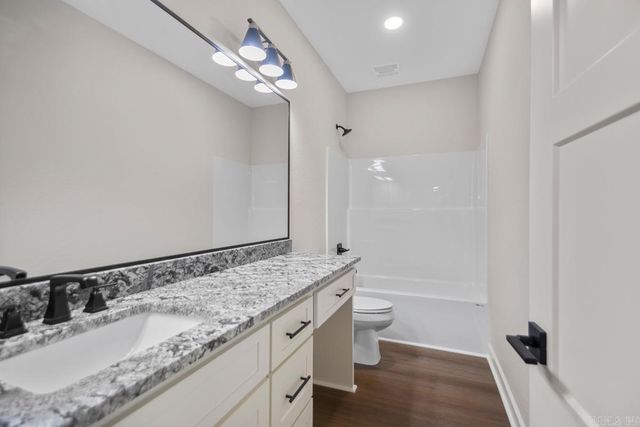 1000 Duke Drive, Bauxite, AR 72011