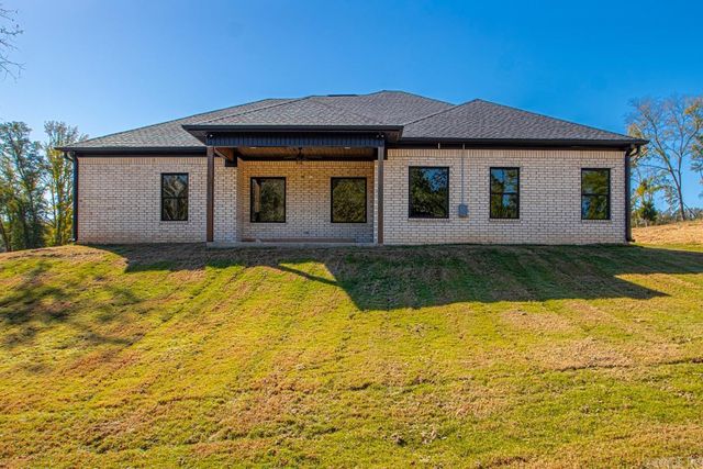 1000 Duke Drive, Bauxite, AR 72011