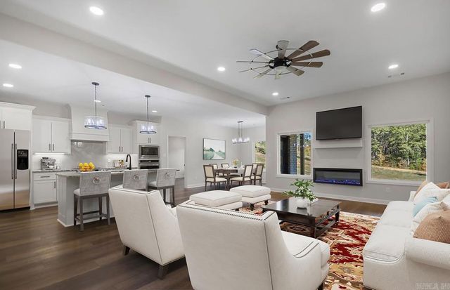 1000 Duke Drive, Bauxite, AR 72011