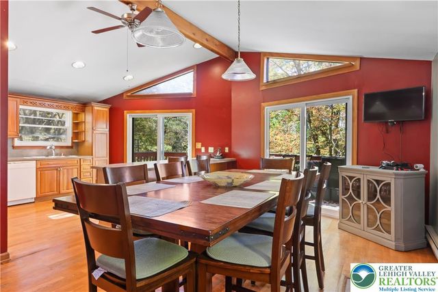 20 Floral Drive, Gouldsboro, PA 18424