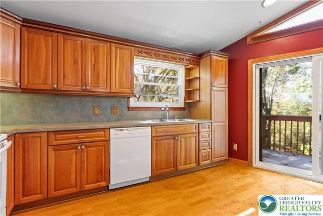 20 Floral Drive, Gouldsboro, PA 18424