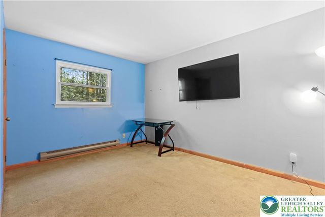 20 Floral Drive, Gouldsboro, PA 18424