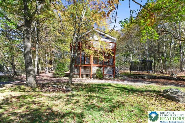 20 Floral Drive, Gouldsboro, PA 18424