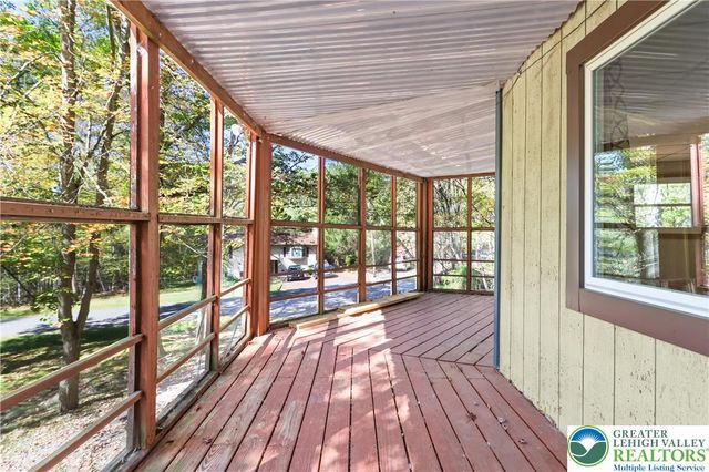 20 Floral Drive, Gouldsboro, PA 18424