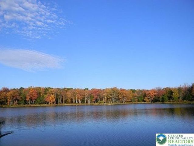 20 Floral Drive, Gouldsboro, PA 18424