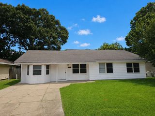 2914 Tarpey Avenue, Texas City, TX 77590