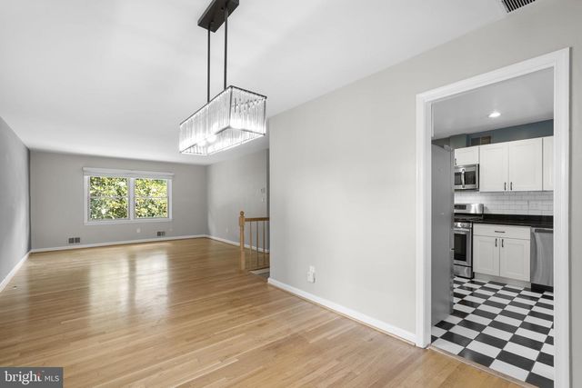 822 LOXFORD TER, Silver Spring, MD 20901