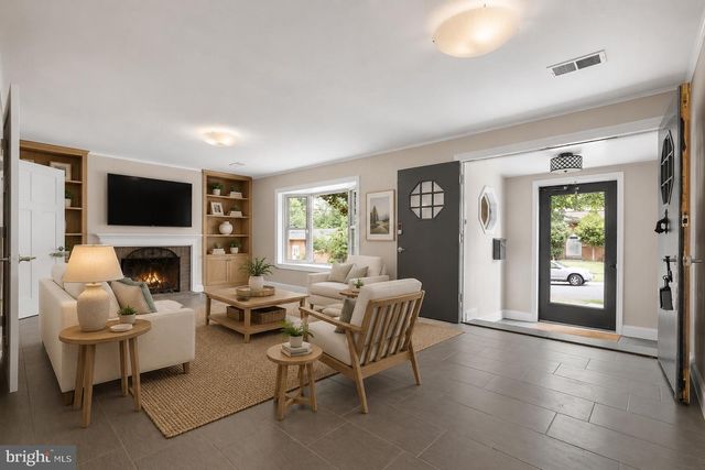 822 LOXFORD TER, Silver Spring, MD 20901