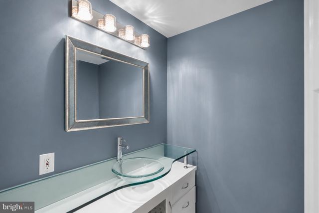 822 LOXFORD TER, Silver Spring, MD 20901