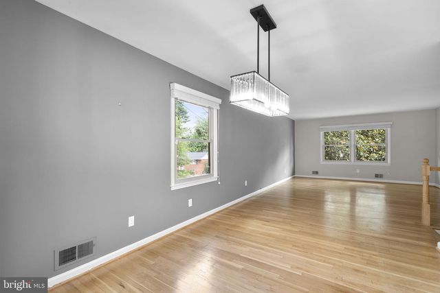 822 LOXFORD TER, Silver Spring, MD 20901