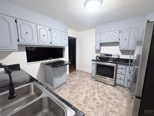 1512 Saratoga Rd, Pueblo, CO 81001