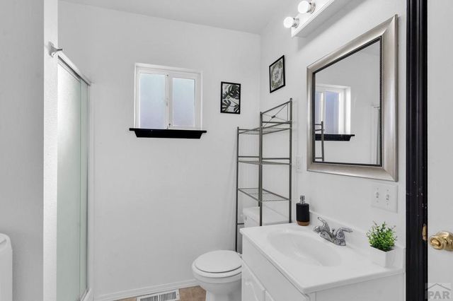 1512 Saratoga Rd, Pueblo, CO 81001