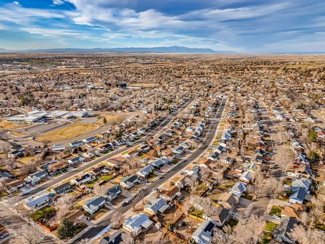 1512 Saratoga Rd, Pueblo, CO 81001