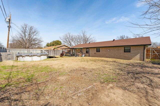 1352 Inglewood Drive, Stephenville, TX 76401