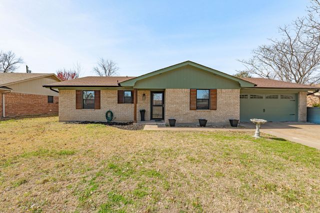 1352 Inglewood Drive, Stephenville, TX 76401