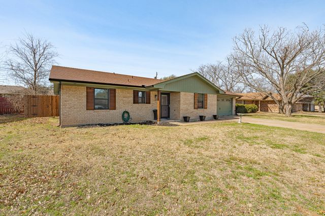 1352 Inglewood Drive, Stephenville, TX 76401