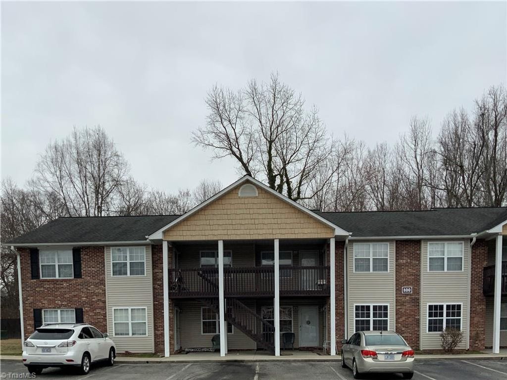 818 Westbrook Court, Archdale, NC 27263