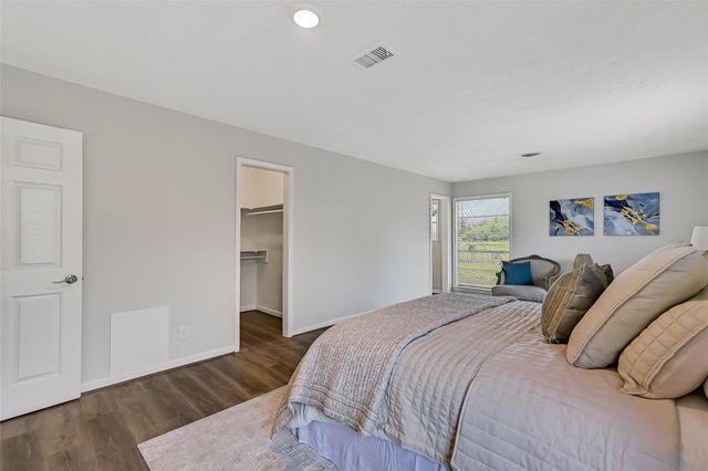 3110 8th Avenue N, Texas City, TX 77590