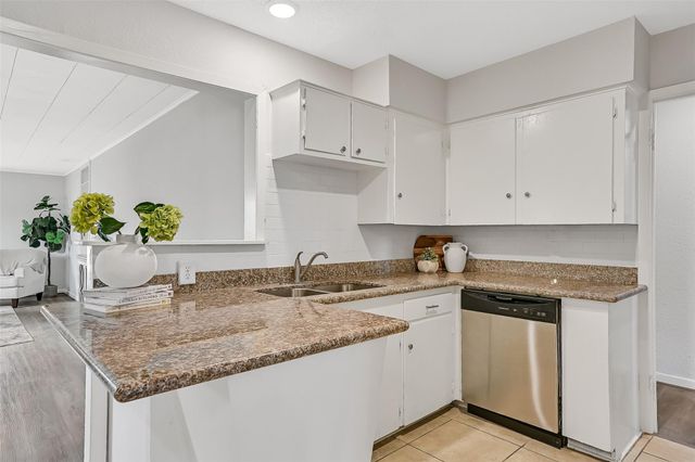 3110 8th Avenue N, Texas City, TX 77590