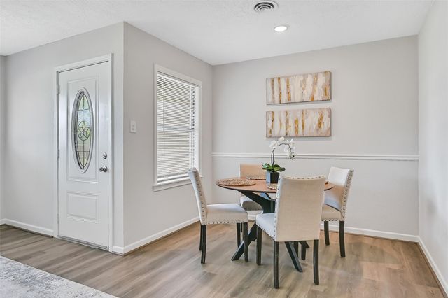 3110 8th Avenue N, Texas City, TX 77590