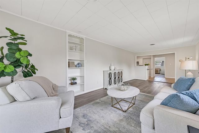 3110 8th Avenue N, Texas City, TX 77590